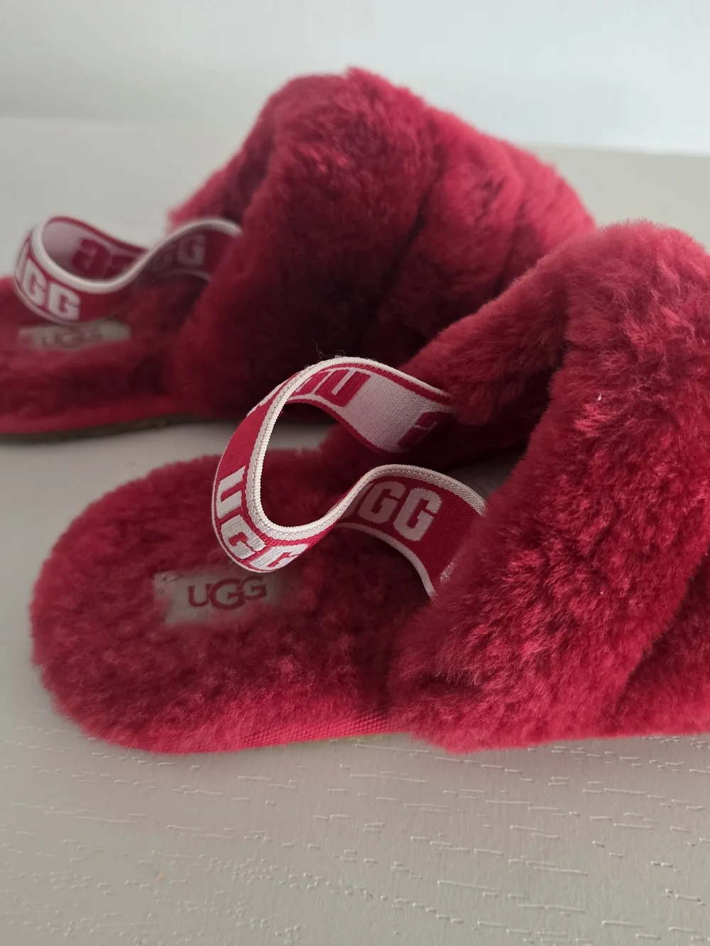 Kids UGG Fluff Yeah Slide - Ribbon Red Colorway